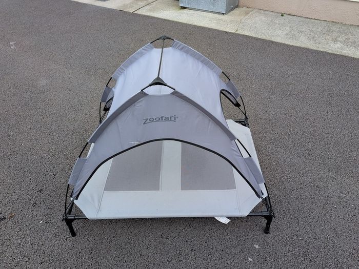 Zoofari Dog bed and shade