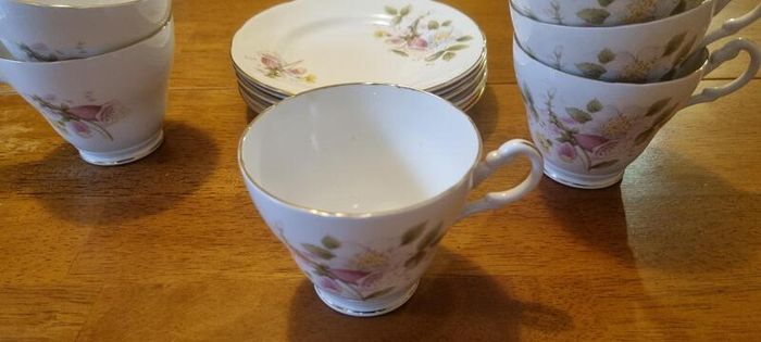 Vintage Royal Ascot 18 Pce.Tea Set