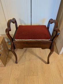 piano stool