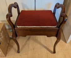 piano stool