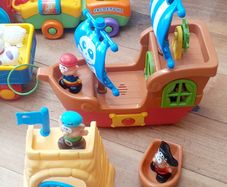2 Interactive Toys with Light and Sound