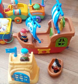 2 Interactive Toys with Light and Sound