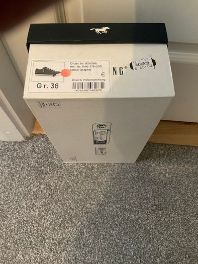 Mustang trainers, size 5, brand new