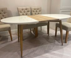 extendable dining table