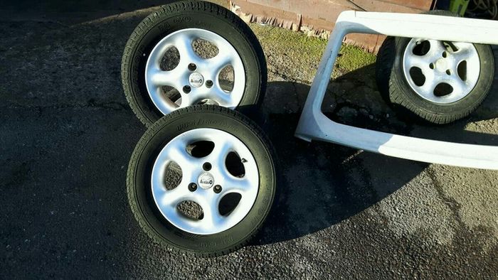 3 stud wheels
