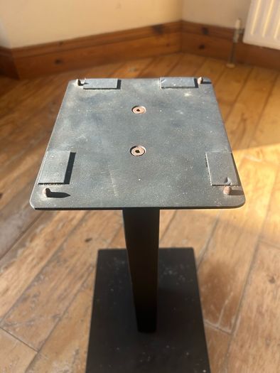 speaker stands