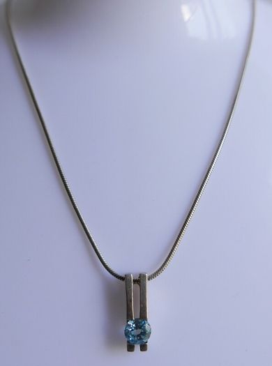 Vintage 925 Sterling Silver Pendant with Blue Stone on chain