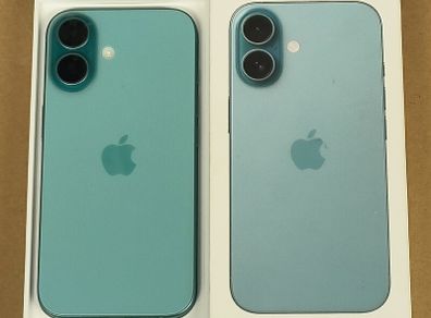Apple iPhone 16 128GB Teal SimFree Unlocked (Opened but Not Used) its Original battery is 100%