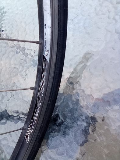 Road bike front wheel 700x25 c