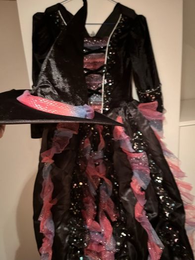 Halloween witch costume