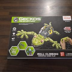 Remote Controled Wall Climbing Gecko