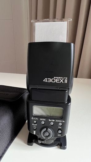 Genuine Canon Speedlite 430EX II Flash for Canon Digital SLR Cameras - like new