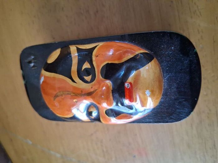 Peking opera mask brush