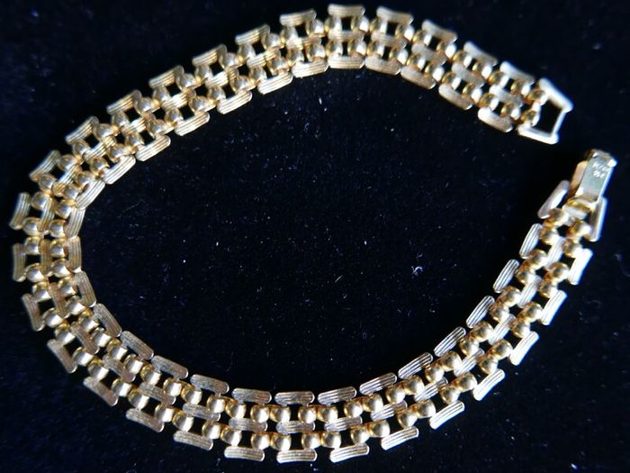 18Ct Gold Plated Bracelet Bangle