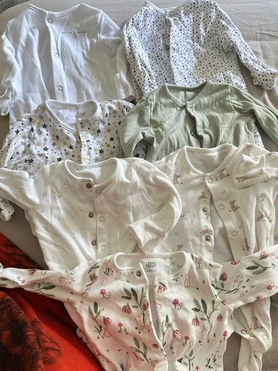 Baby girl, sleep suits