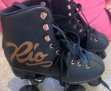 roller skates and pads size 4