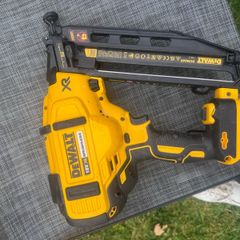 DeWalt DCN660 2nd fix nailgun