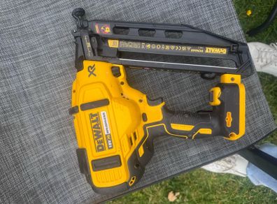 DeWalt DCN660 2nd fix nailgun