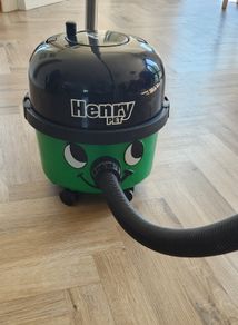 Henry Pet Vacuum Cleaner - 6 months old