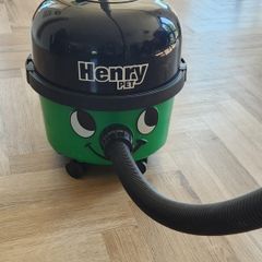 Henry Pet Vacuum Cleaner - 6 months old