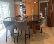 Full kitchen