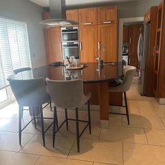 Full kitchen
