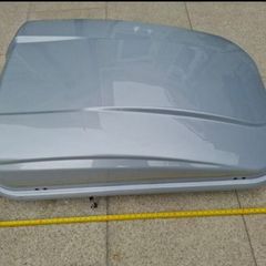Roof box