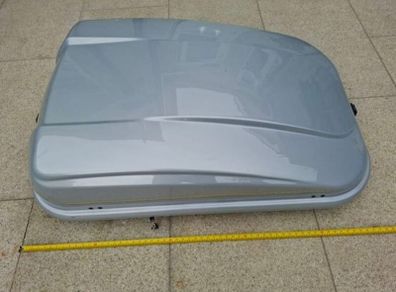 Roof box