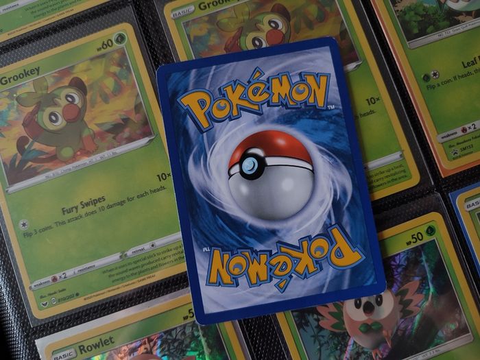 Reshiram ! Promo ! Holo ! Black and White Era ! 2011 ! Pokemon Card !