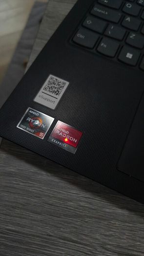 Lenovo v15 / 16gb / R5 7520u