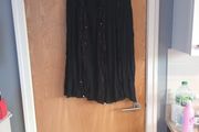 Per Una  Black Skirt. S.12R.    B.N.W.T