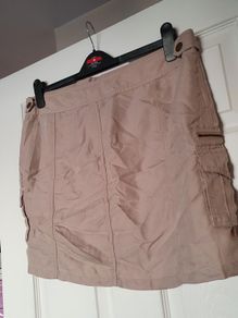 Size 12 - A Ladies Ann Taylor "Loft" Skirt - Read Carefully