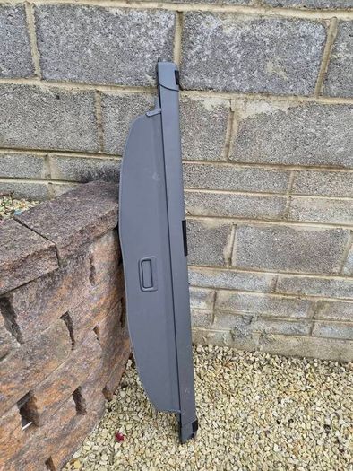 Land Rover parcel shelf