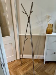 Stylish and practical coat stand