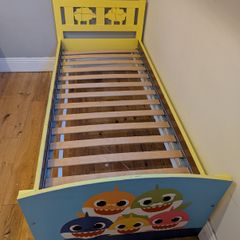 Kids bed baby shark