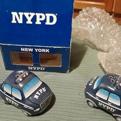 New York NYPD Salt and pepper set. New and unused