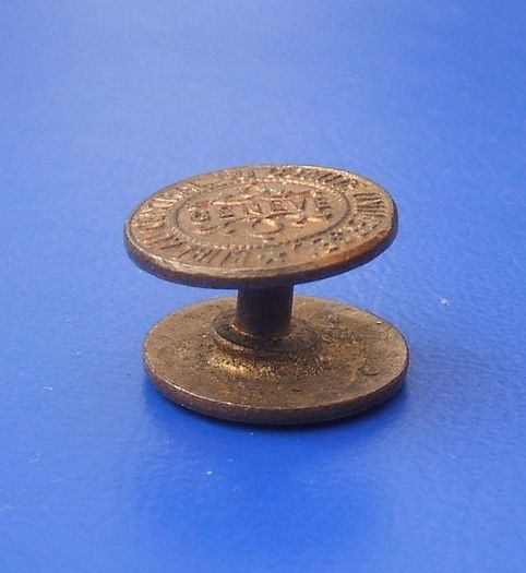 WORLD ALLIANCE of YMCAs (Young Men's Christian Association) - a vintage membership badge (1950's or earlier)