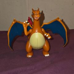 Pokemon Charizard Figure