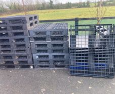 Heavy duty plastic pallets