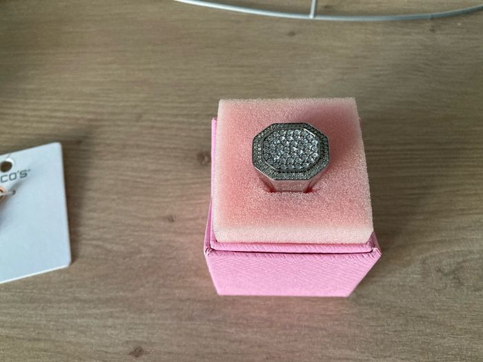 Would have cost 120 euros !Price reduction Swarovski ring brand new