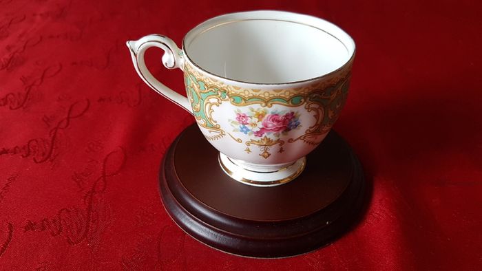 For Collectors Antique Queen Anne Regency Green Fine Bone China Gold Gilt Cabinet Tea Set Trio Made In England