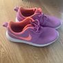 Size 5 Niki Trainers/ Runners Image 2
