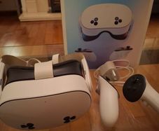 Meta Quest 3S 128GB with original box and charger