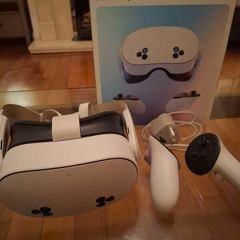 Meta Quest 3S 128GB with original box and charger