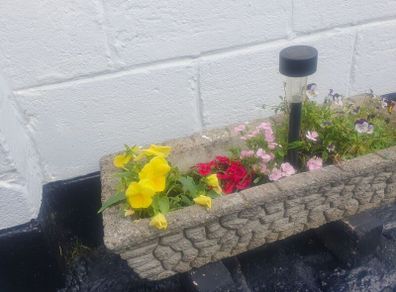 4 concrete  planters