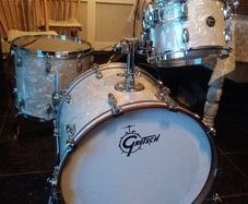 Grestch Renown drumkit (4 piece) with hardcases