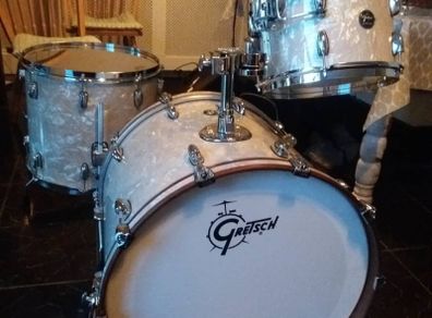Grestch Renown drumkit (4 piece) with hardcases