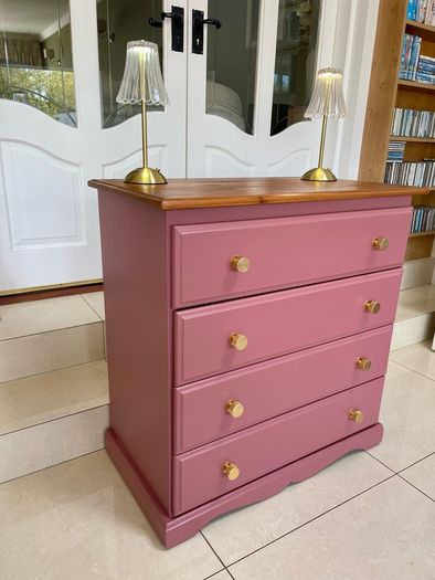 Pink Chest of drawers