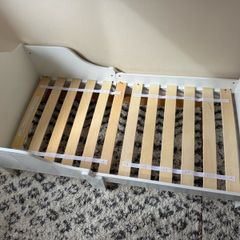 Wooden Todder Bed white with mattress