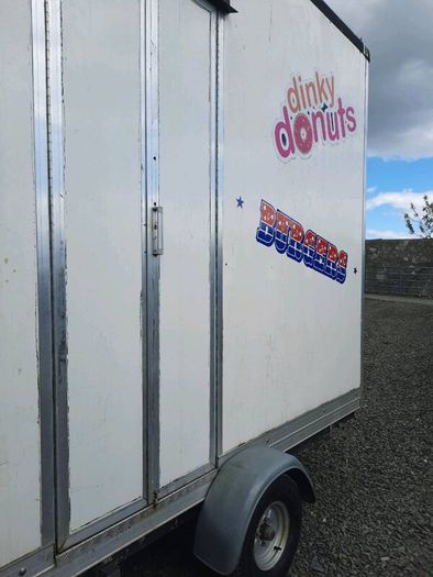 Mobile catering trailer